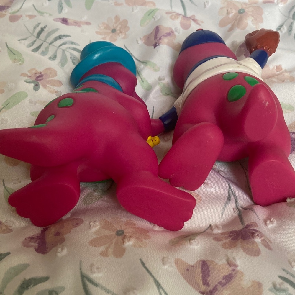 Lot of 2 Barney Dinosaur Vinyl Figures Lyons Group 1990s Baseball & Top Hat 5" - Picture 6 of 6